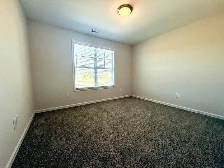 4736 Mastercraft Ct — Photo 15