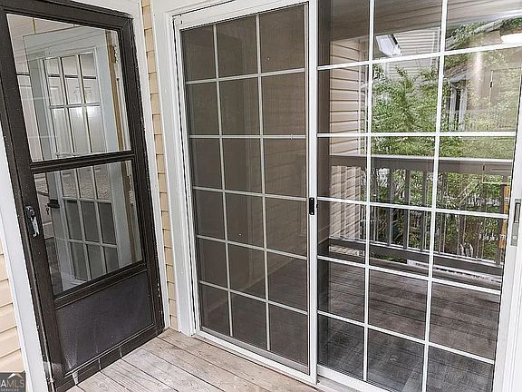 3rd image of 410 Countryside Pl SE