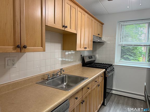 3rd image of 27 Northill Street #1P