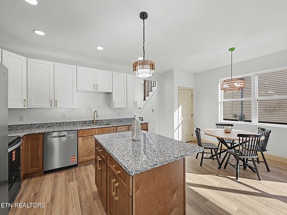 3rd image of 4913 Tenwood Dr NW