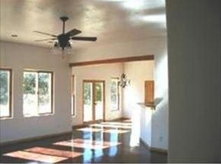 10 Western Trail Ct, Tijeras, NM 87059