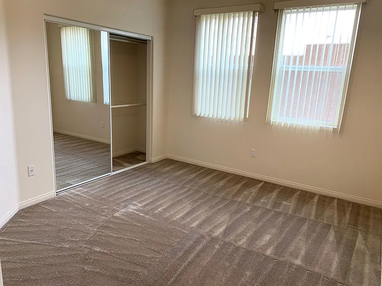 Glenoaks Villas — Photo 19