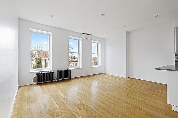 1st image of 350 E 19th St #2