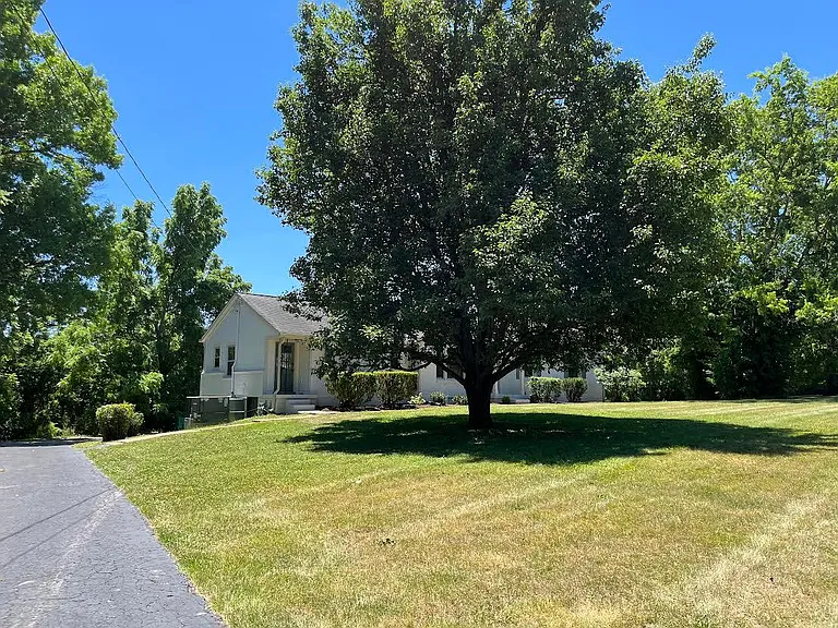 409 Barbara Dr — Photo 8