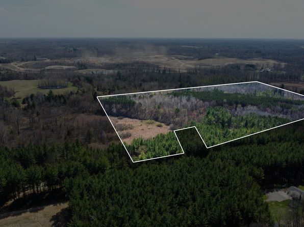 3665 Arivaca Dr, Millington, MI 48746