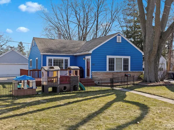 397 N Commonwealth Ave, Elgin, IL 60123