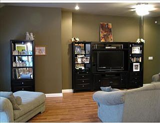 2nd image of 907 Blouin Ln