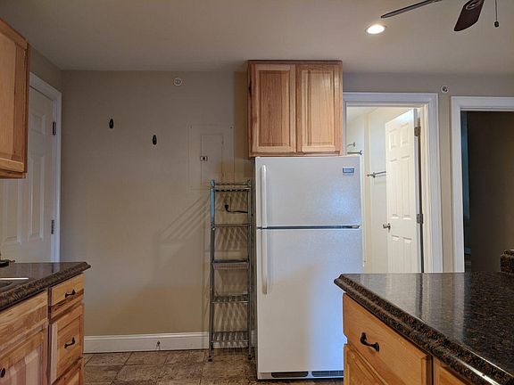 4th image of 12 Bacon St #5