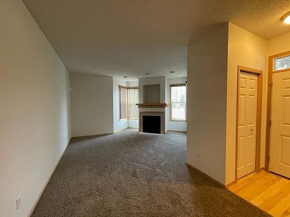5th image of 3049 Chamberlin St N Unit 4