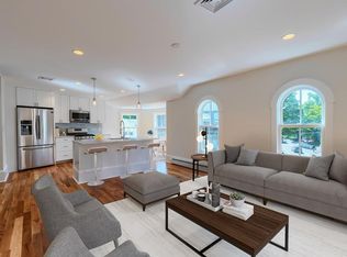 2 School St UNIT R1, Manchester, MA 01944