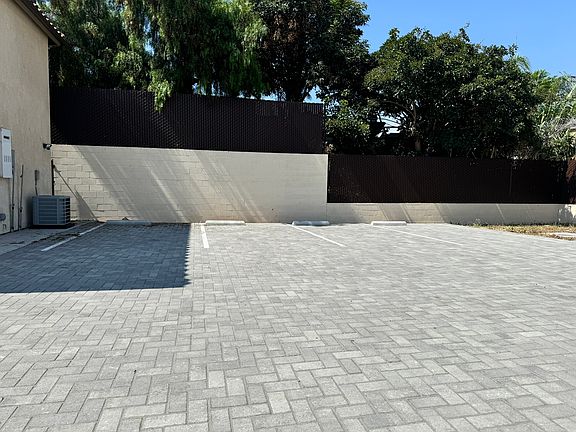 5th image of 711 Palm Ave #101-102-103