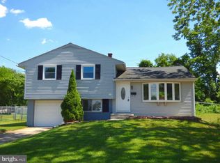 63 Linden Rd, Burlington, NJ 08016