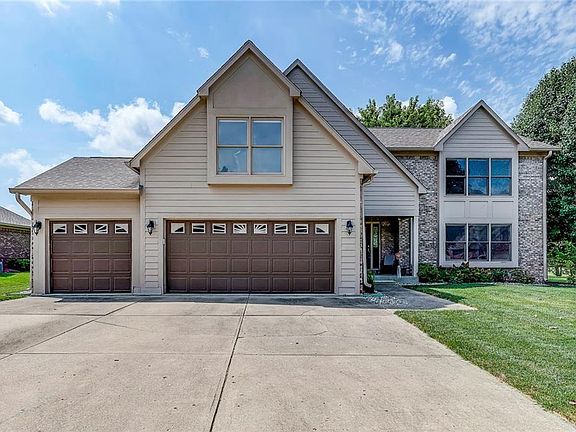 2nd image of 4643 Blackstone Dr