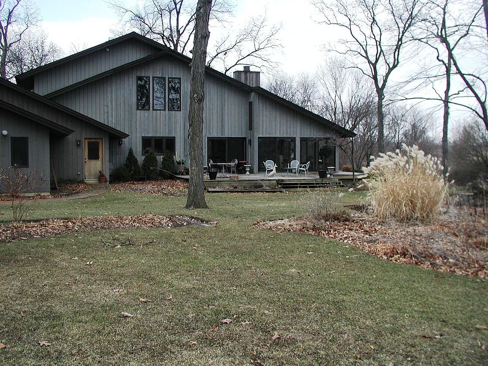 1.95+ acres of beauty surrounded by the forest preserve
