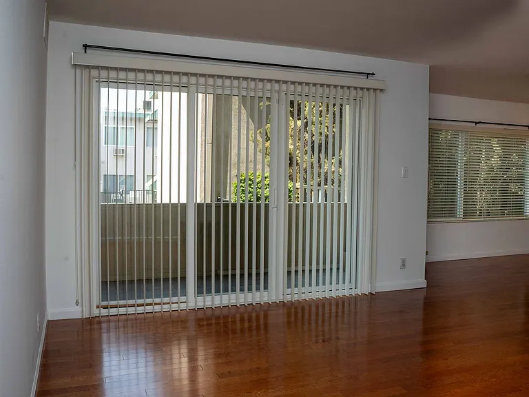 4521 Colbath Ave #103 — Photo 4
