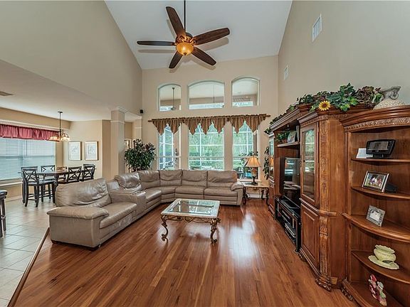 4th image of 2952 Northfield Dr
