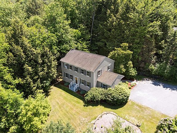 2nd image of 12 Wellington Circle