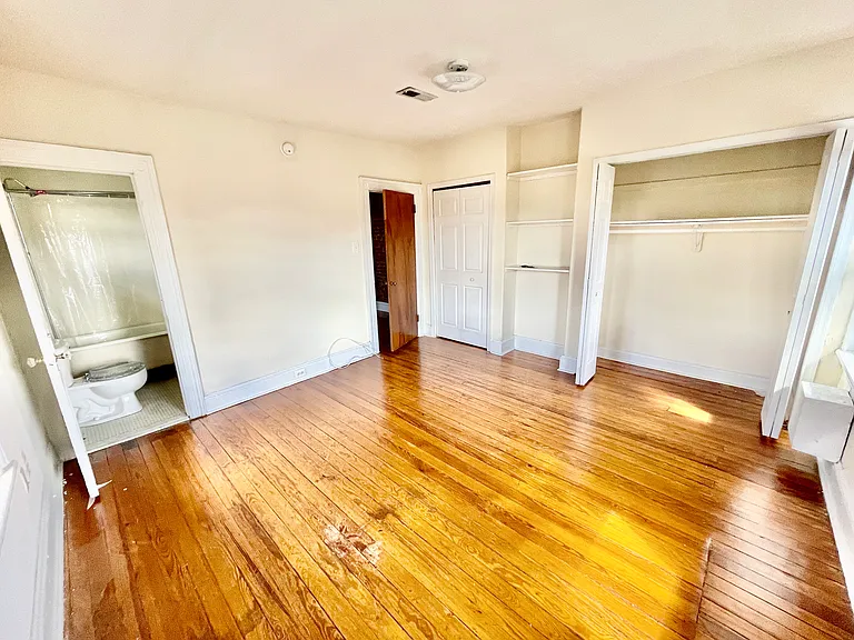 253 W Hansberry St #3F — Photo 12
