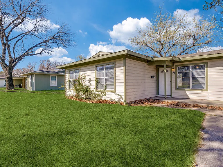 7 Pershing Dr #A — Photo 11