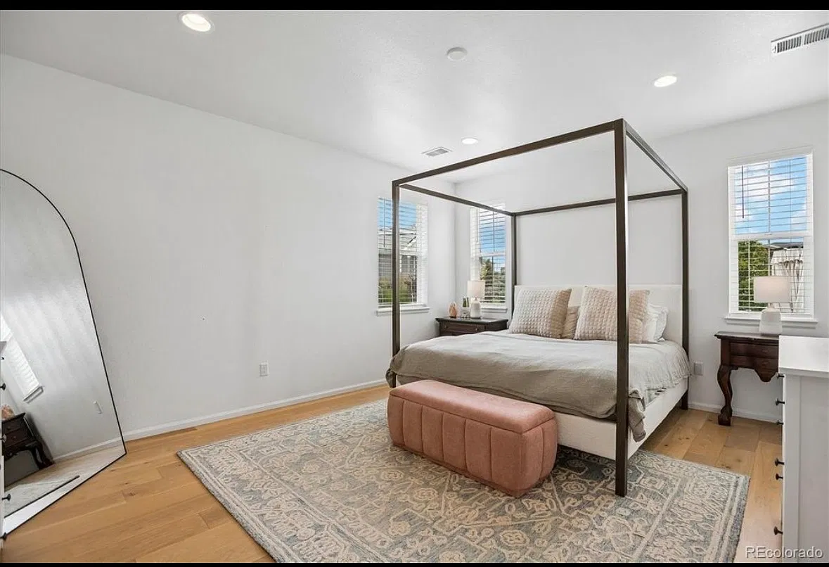 4 bed, 1839 sqft, $3,800 — Photo 2