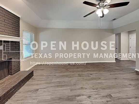 4th image of 2613 Forestview Dr