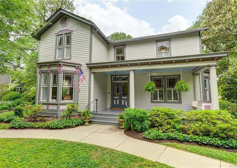 1st image of 301 College Ave