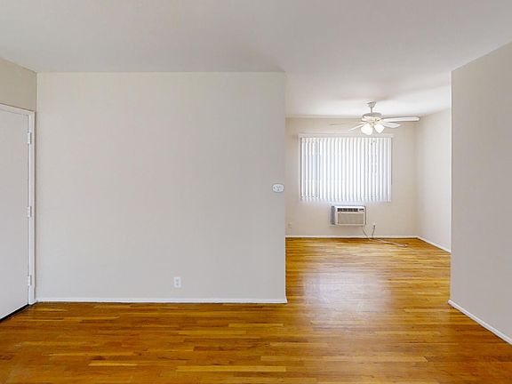 4th image of 1724 Grevelia St #G