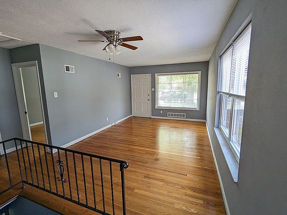 3rd image of 10947 Brookings Dr