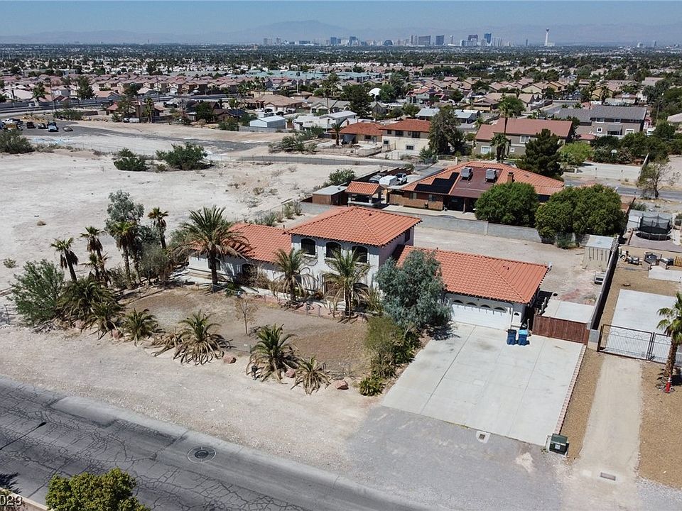 1st image of 121 Spanish Dr