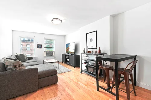 32 W 71st St #4B Photo 1