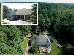 24 Holiday Dr, Hawley, PA 18428