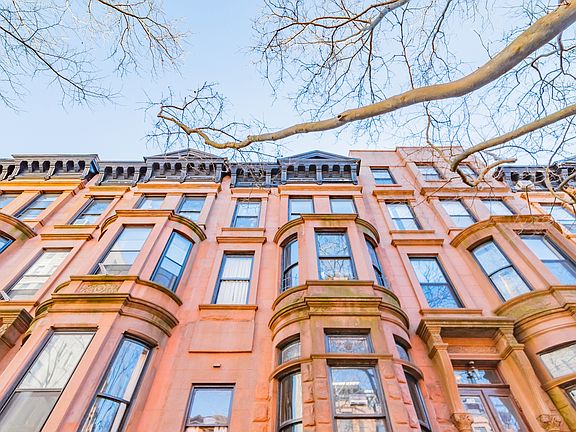 4th image of 864 President St #1