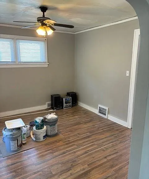 10613 Nelson Ave — Photo 16
