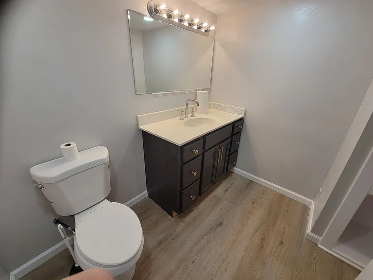 2518 W Kansas St — Photo 16