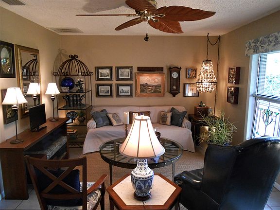 Living room.  Faces north.