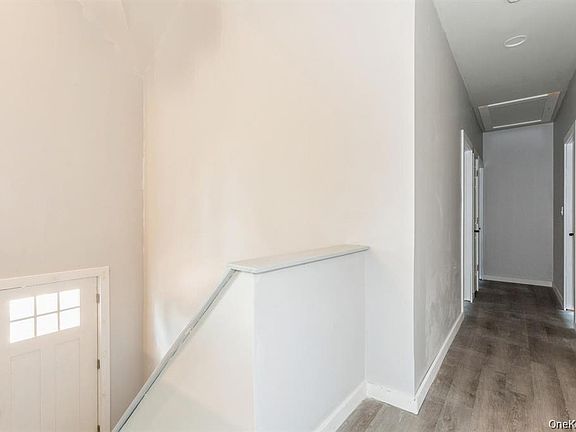 5th image of 125 Lynbrook Drive