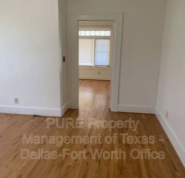 501 E Monroe St — Photo 21