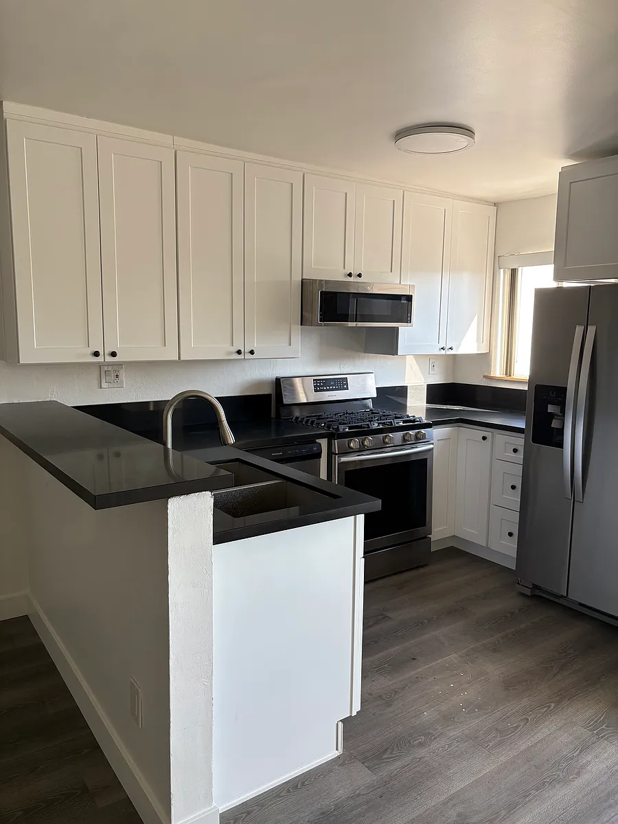 Building Photo - 18530 Hatteras St #327
