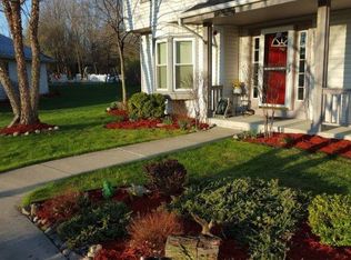 525 E Jessica Cir, Oak Creek, WI 53154