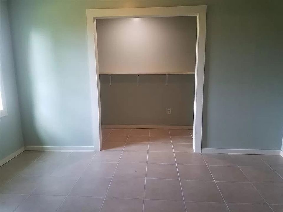 1st image of 52 Oliver Rd