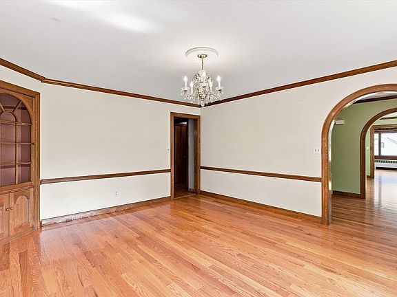 3rd image of 35 Swift Rd