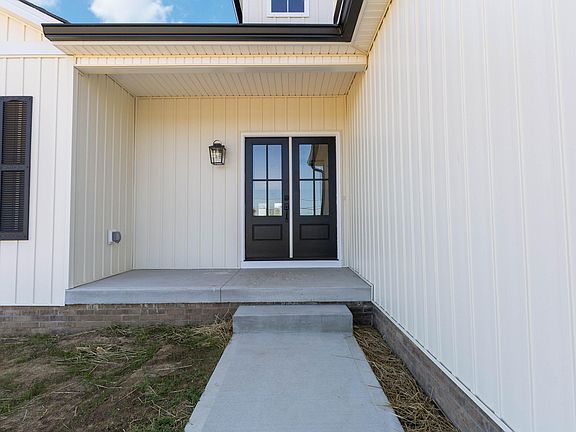 3rd image of 20 Beth Ln