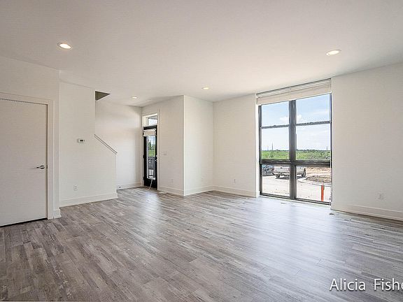 3rd image of 5300 60th St SE #6