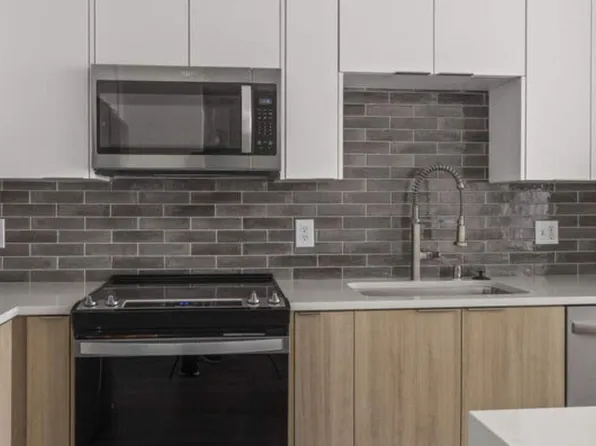 The Pointe at Warner Center