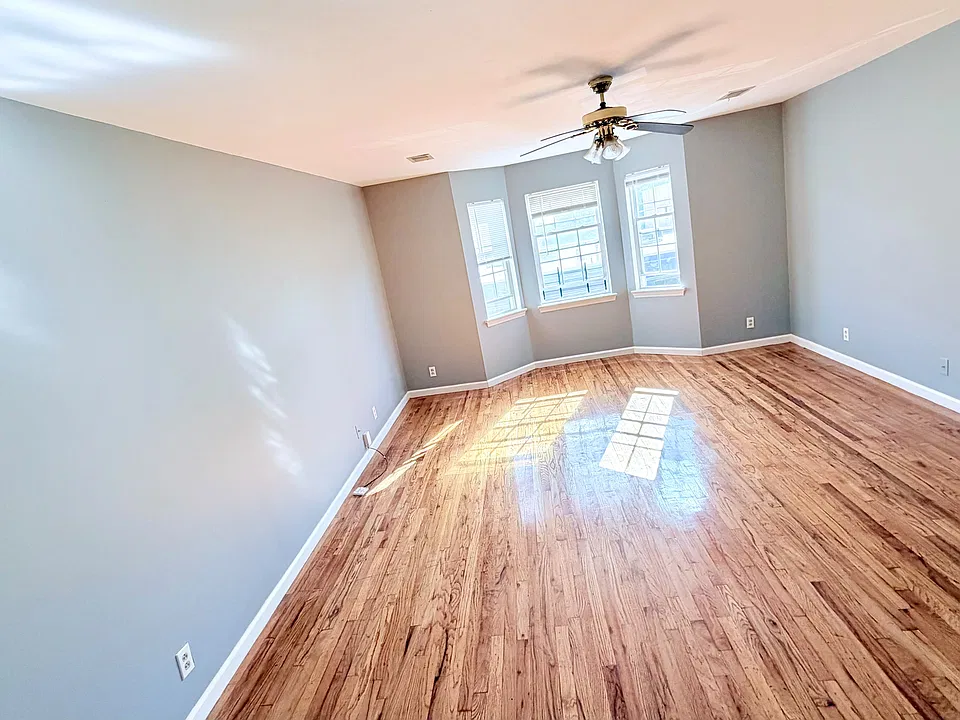 71 Hartford St #2