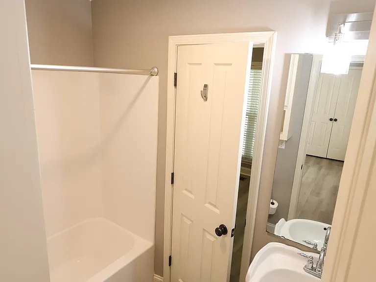 2206 Anderson Rd #204 — Photo 3