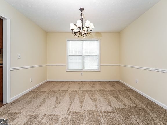5th image of 3277 Summit Glen Dr