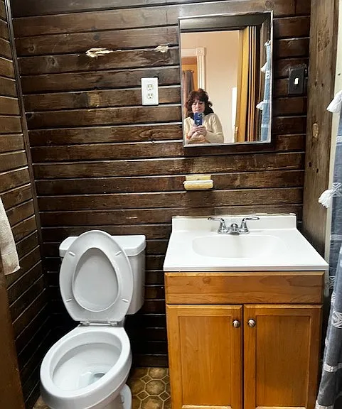 1201 Windsor St #1 — Photo 3