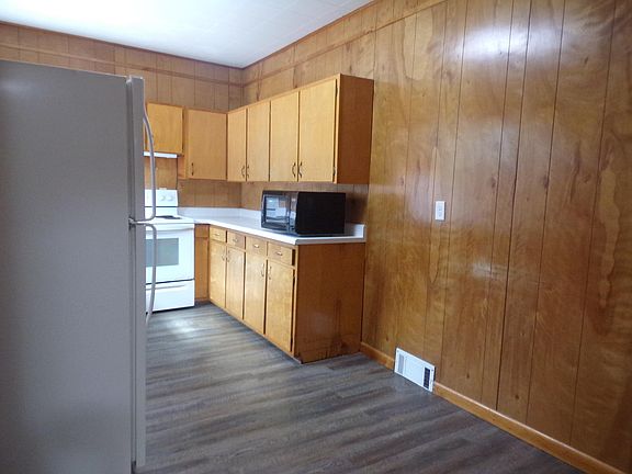 3rd image of 928 E Hanson Ave