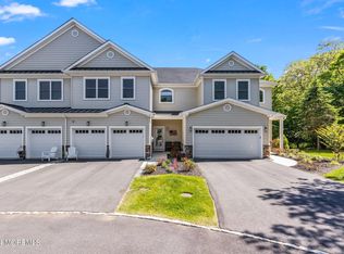 114 Hedgerow Ln, Manalapan, NJ 07726